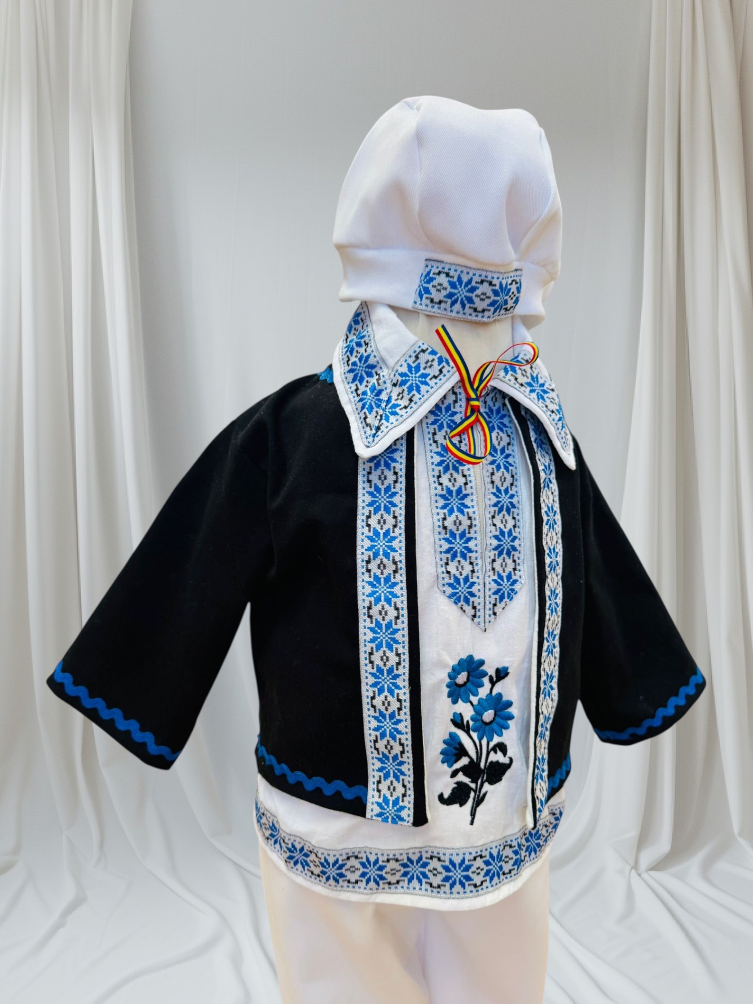 Costum traditional Ioan albastru